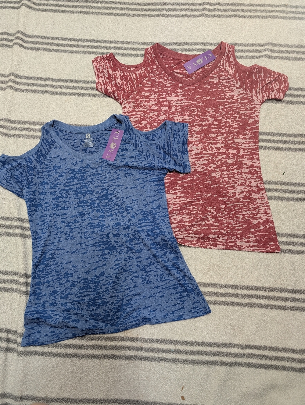 Cold-Shoulder Tee Bundle